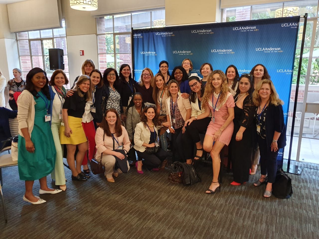 Laura Fitzgerald and Montse Puig  in a group picture of the scholarship